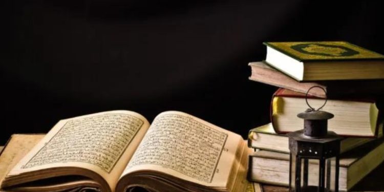 Al-Quran dan Hadits: Dua Pedoman dalam Menyandarkan Agama Islam