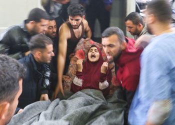 Pasukan Israel menyerbu Rumah Sakit Al-Nasser di Khan Younis, Gaza