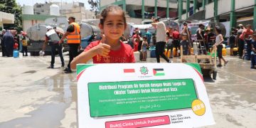 Al Majdi Indonesia Salurkan 22.000 Liter Air Bersih di Gaza Utara